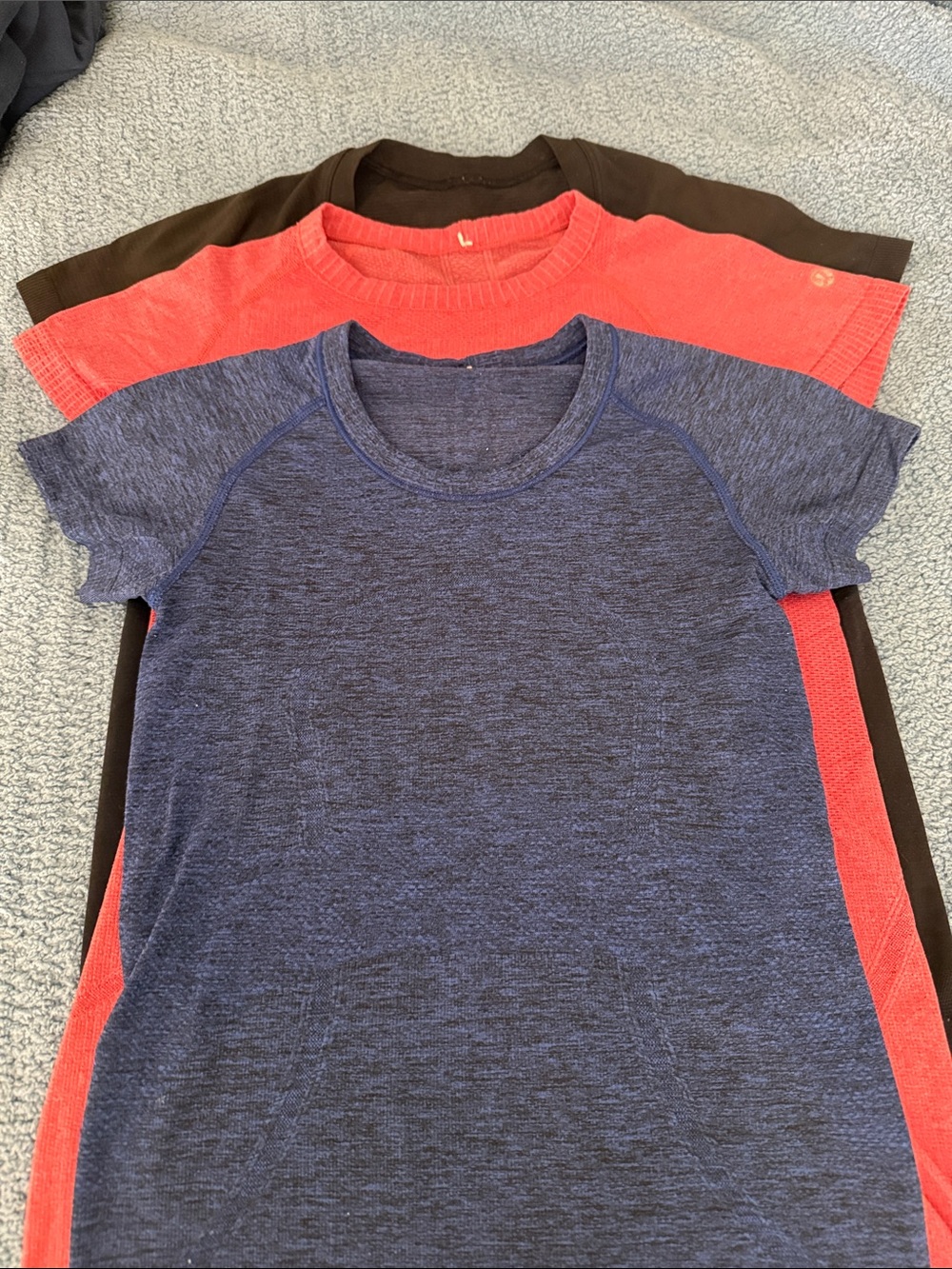 Womens Lululemon Short Sleeve Tee - Blue Red and Black 3 Lot